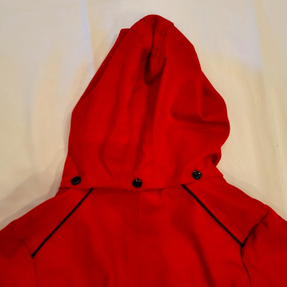 Red Wool Trenchcoat with Toggle details and Removable Hood - Picture 3 of 9